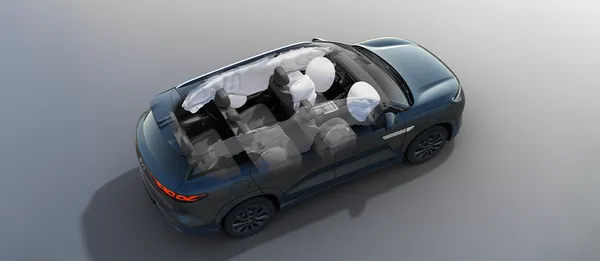 Atto 8 com os airbags acionados