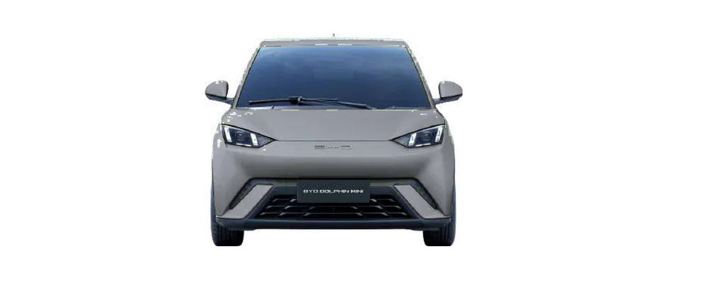BYD Dolphin Mini de frente com as medidas: 1,72 m de largura e 1,58 m de altura